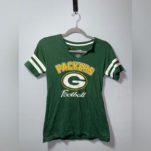 NFL Team Apparel Green Bay Packers Varsity Style Women’s Tee Shirt Size M EUC